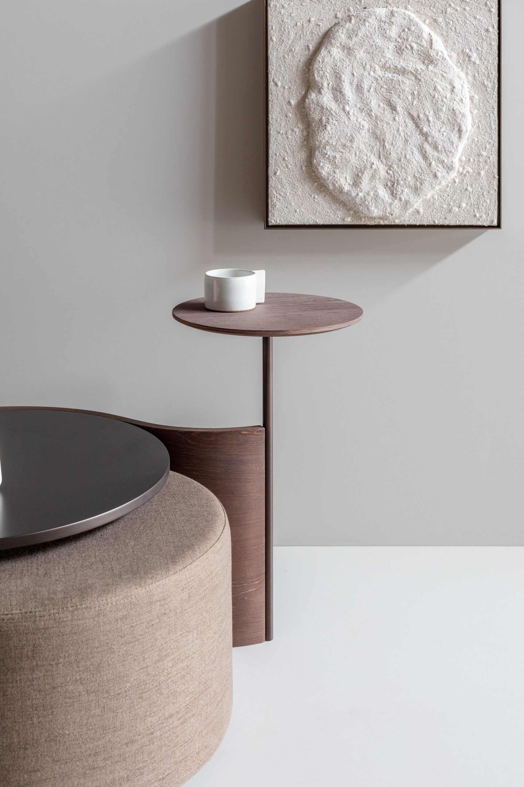 mesa-auxiliar-serifa-dopo-studio-fabricio-ronca-5